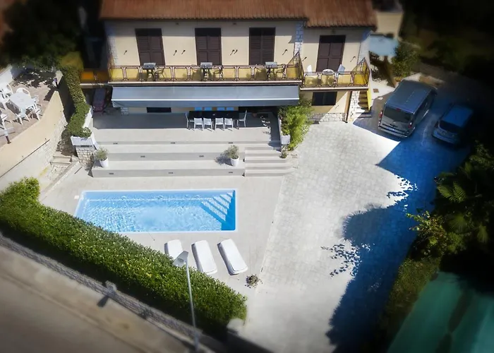 Pablo Apartment With Pool